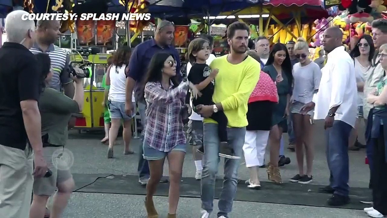 WTF! Justin Bieber HOOKED UP With Kourtney Kardashian