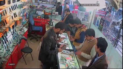 larke ne Shop wale k samne Samsung Galaxy S6 churi kr lia