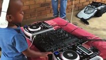 Un DJ très très jeune