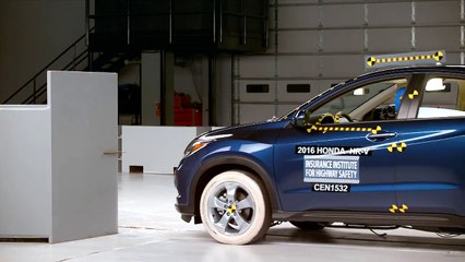 2016 Honda HR-V small overlap IIHS crash test