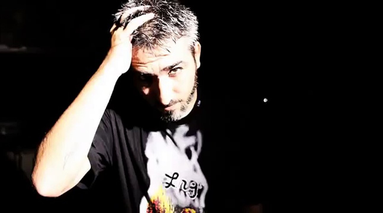 Sagopa Kajmer Ahmet Kaya - Ağlamakmış Oysa Sevmek