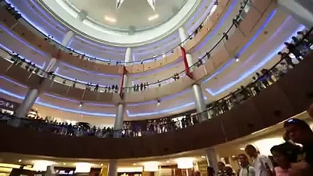 Cet artiste met n'importe quel objet en équiibre ! Bluffant !