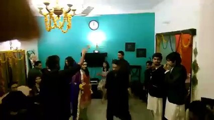 Bride dancing on shakaar wanda re