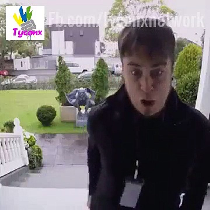 What a prank ..door noker