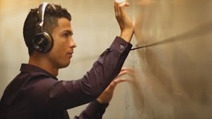 Cristiano Ronaldo - Merry Christmas Song | Roc By Monster Headphones (TV Spot)