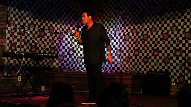 Franz Goovaerts sings 'Can't Help Falling In Love' Elvis Week 2015