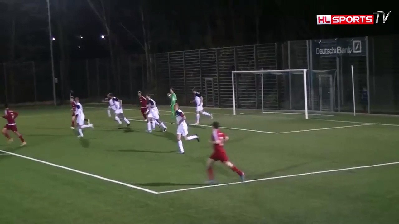 Sans doute le but le plus gag de cette fin d'année... sauf pour le gardien