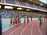 لحظة تسليم كأس دانون2015  من زين الدين زيدان لبراعم المنتخب المغربي