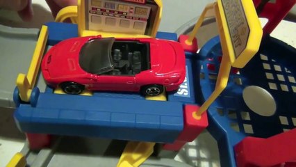 pixar cars Hot Wheels Service Center Playset doh