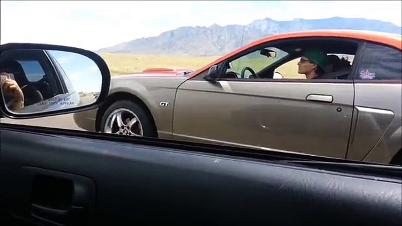 Honda Civic "bate" Mustang de Forma incrível!!!