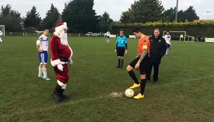 Coup d'envoi Givrand - Landevieille avec le Père Noël