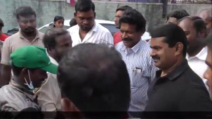 விருகம்பாக்கம் பகுதி நிவாரணப் பணியில் சீமான் | 13 DEC 2015 | Seeman Flood Relief Work in Virugambakkam |13 December 2015