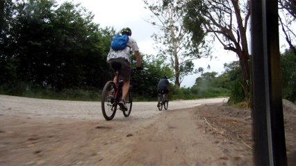 Papai Nole, HOHOHO, Taubaté nas trilhas de Mountain bike, com os amigos nas várzeas do Rio Paraíba do Sul, SP, Brasil, 2015