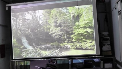 Máy chiếu Sony FX35 trình chiếu màn lớn 3m trong môi trường sáng