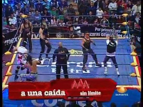 04 Street Fight - Damian 666, Electroshock & Halloween vs. Heavy Metal & La Hermandad Extrema