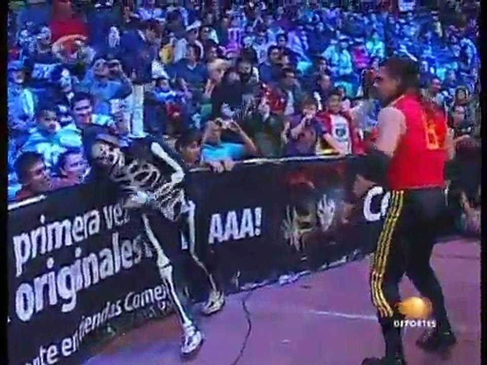 05 Cibernetico, El Mesias & La Parka vs. La Sociedad