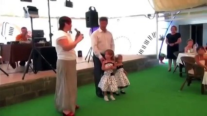 Девочка потрясла всех гостей