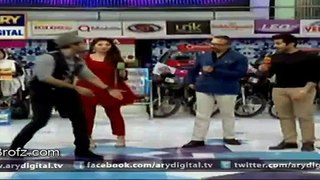 Watch Fahad Mustafa, Mahira Khan, Sheheryar Dancing Shakar Wandaan