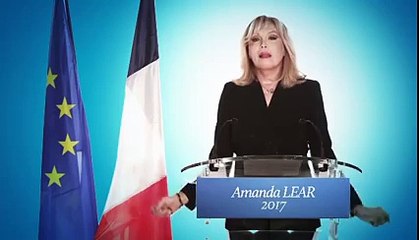 Amanda Lear annonce sur Facebook qu'elle se présente à la Présidentielle 2017
