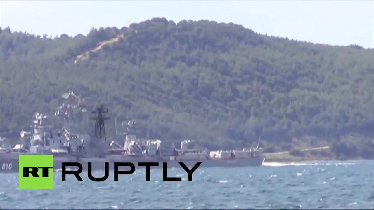 Les images d’un navire russe ouvrant le feu sur un bateau turc