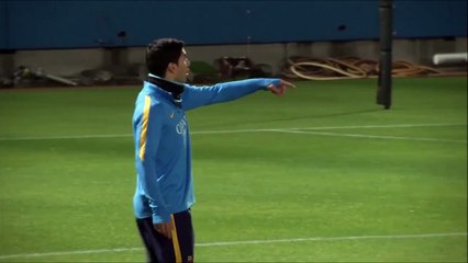 Leo Messi scores ridiculous goal in Barcelona training. Luis Suarez can't believe it