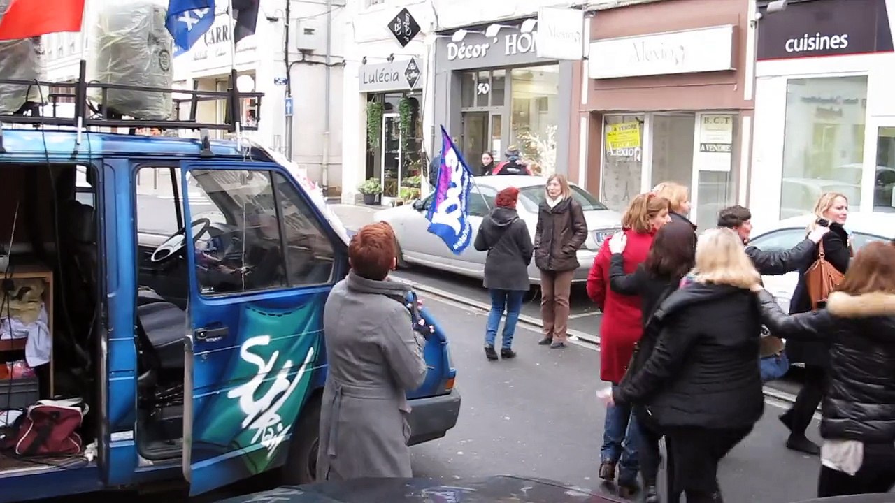 Cambrai : Manif devant DT Action sociale : en attendant le DGS