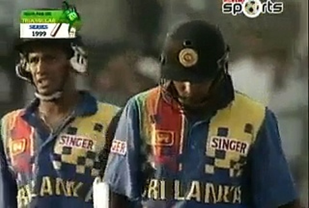 Wasim Akram and Shoaib Akhtar destroys Sri Lanka batting