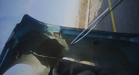 Une roue de camion explose sur l'autoroute