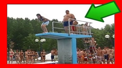 TRAMPOLINO PISCINA TUFFO A BOMBA CON FUNGO ATOMICO - dive from the diving board into the pool with mushroom cloud-TRAMPOLINE A DIP POOL WITH MUSHROOM ATOMIC BOMB-dip in the pool