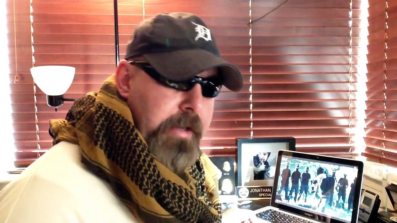 Navy SEAL Critiques ISIS Training Video