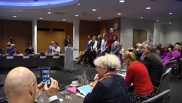 Eerste jongerenraad van onze provincie geinstalleerd in Haren - RTV Noord