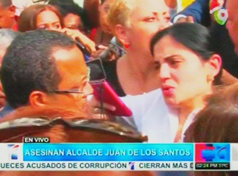 Llegada de la esposa de Juan de los santos al lugar de los hechos (NOTICIAS SIN)
