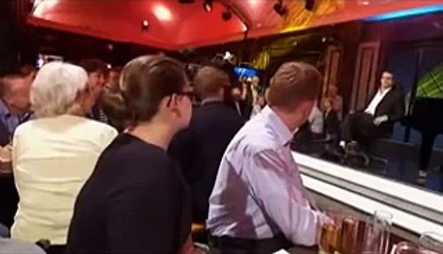 Хорошо что Путин не такой психопат как... Немецкий сатирик.