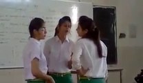 Girls Fighting in the School - Whatsapp Funny Videos Must Watch