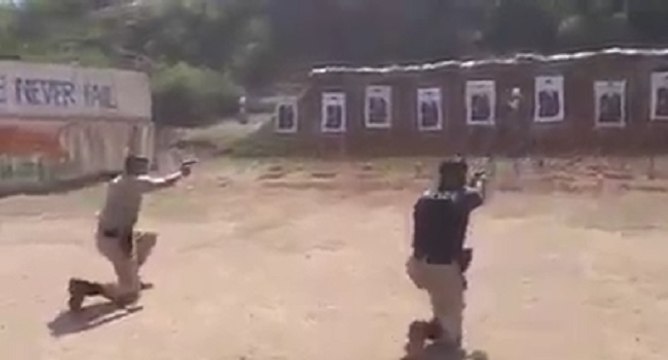 Inde : un entrainement de policier original et drôle