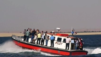 جولة بحرية للفريق مميش ومحلب والوزير فى مواقع التكريك بقناة السويس الجديدة أكتوبر2014