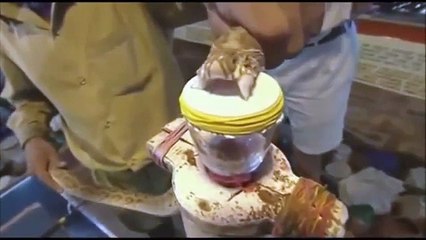 Incredibile guardate l'effetto del veleno del serpente