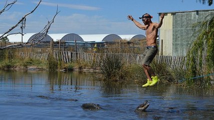 Slackline au-dessus des alligators