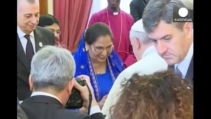 Papa Francis Kenyada diyalog mesajı verdi