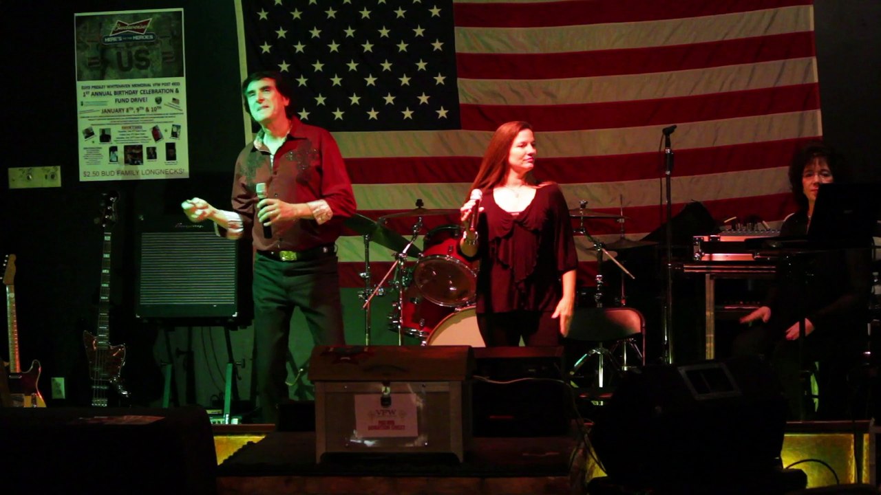 Gary Abbott & Lisa Marie sing 'Heartbreak Hotel' Elvis Presley Memorial VFW 2015