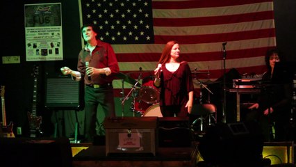 Gary Abbott & Lisa Marie sing 'Heartbreak Hotel' Elvis Presley Memorial VFW 2015