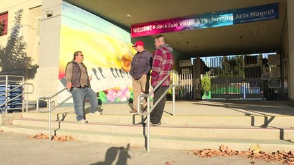 Los Angeles shuts public schools over 'credible' threat