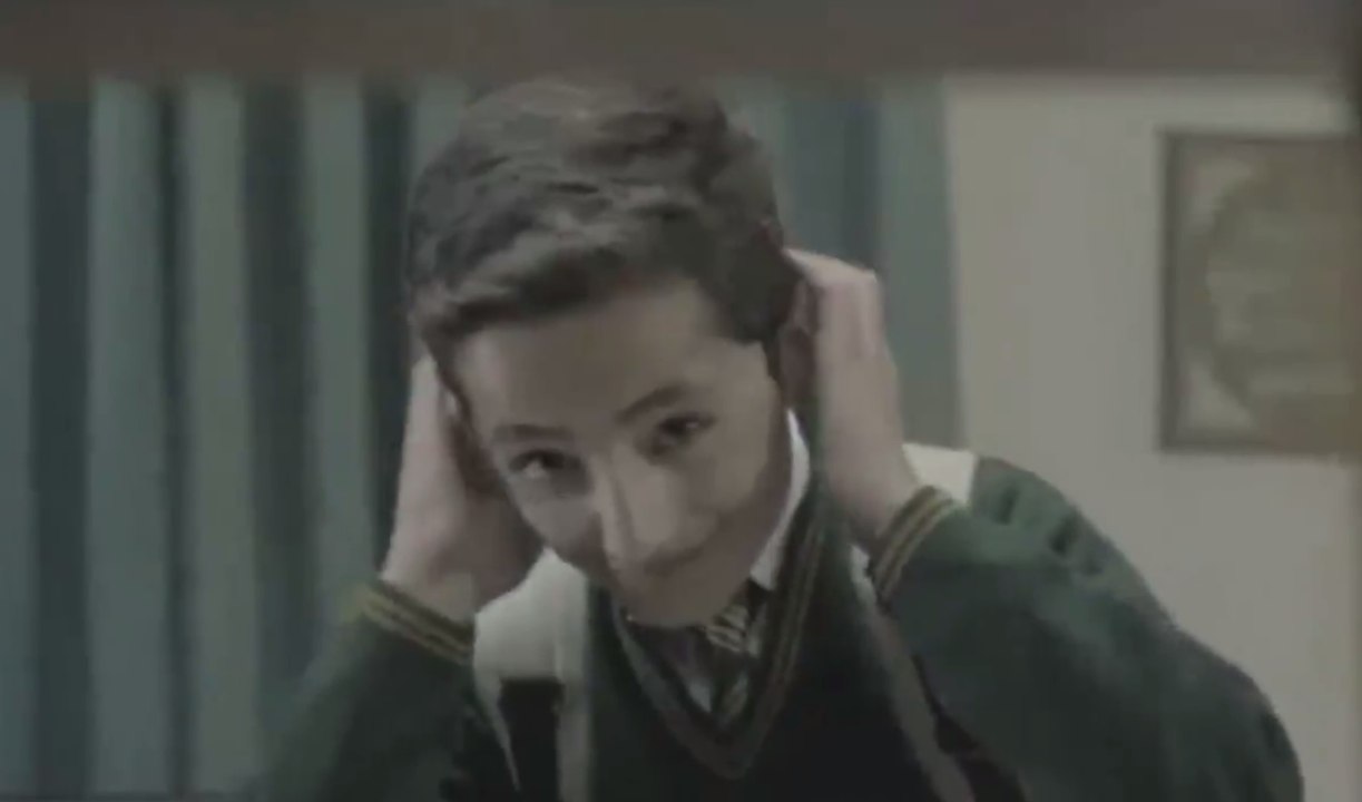 Bara Dushman Bana Phirta Ha Jo Bachoon Se Larta Ha