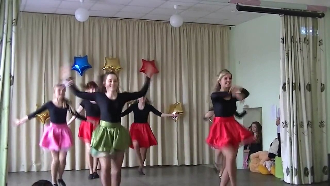Dancing schoolgirls R