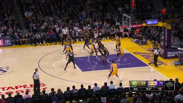Kobe Bryant Hits D'Angelo Russell With the No Look Pass