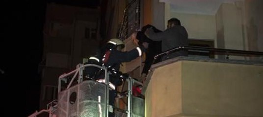 Kartal'da yangın paniği... Evdekiler böyle kurtarıldı