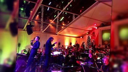 Christina Aguilera casi se cae en un árbol luego de fiesta de Navidad