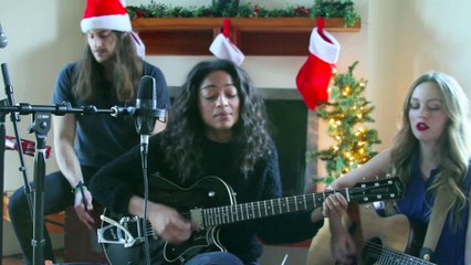 L'actrice de Gossip Girl chante Blue Christmas... Belle voix! Leighton Meester