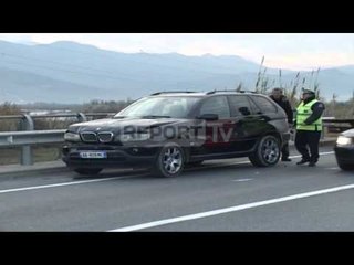 Télécharger la video: Report TV - Aksident rrugor në aksin Milot – Laç, humb jetën një këmbësor