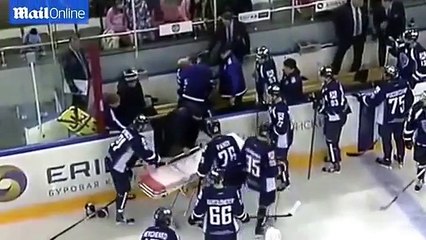 Freak accident laisse de glace, les joueurs de hockey de la gorge coupée